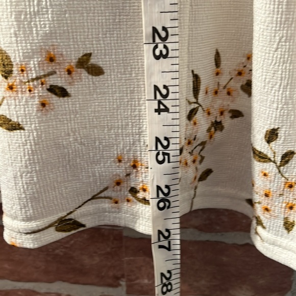 Melloday Floral Smocked Short Sleeve cream blouse - Picture 8 of 9